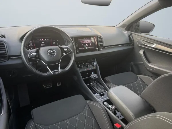 SKODA Karoq (2023) — foto 12 van 29