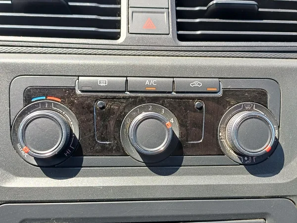 Volkswagen Caddy (2018) — foto 2 van 25