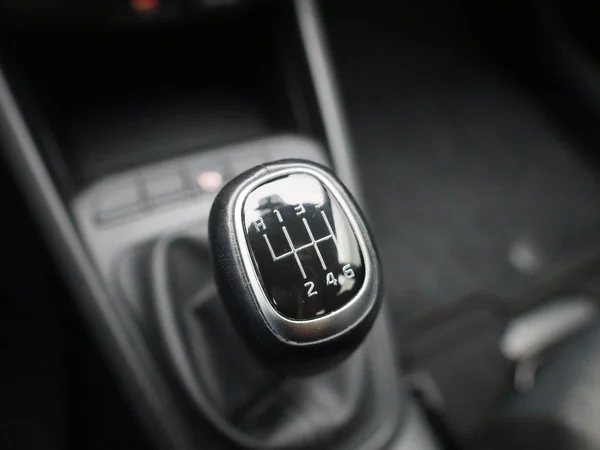 Kia Stonic (2023) — foto 19 van 35