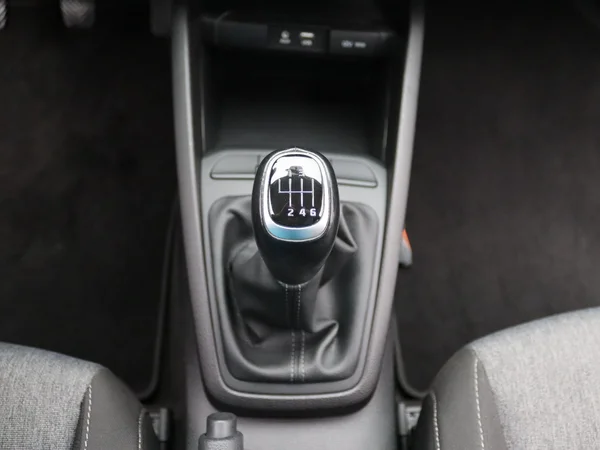 Kia Stonic (2018) — foto 8 van 19