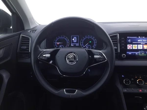 Skoda Karoq (2021) — foto 3 van 40