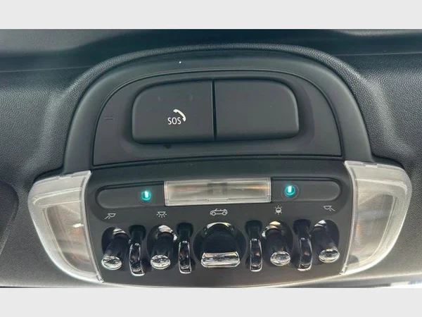 MINI Mini Cabriolet (2021) — foto 11 van 26