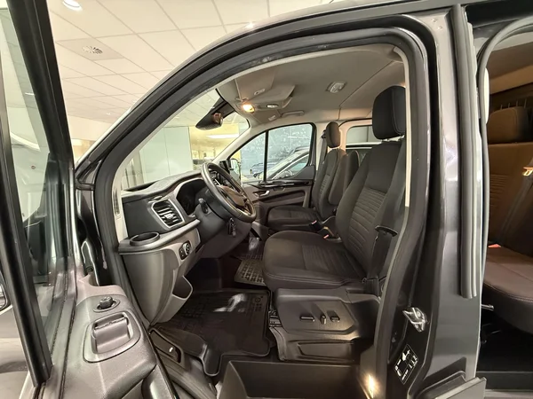 Ford Transit Custom (2023) — foto 9 van 20