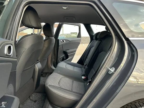 Kia Ceed (2019) — foto 4 van 17