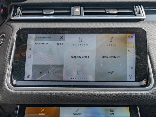 Land Rover Range Rover Velar (2022) — foto 7 van 27