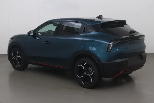 Alfa Romeo Junior (2025) — foto 11 van 17