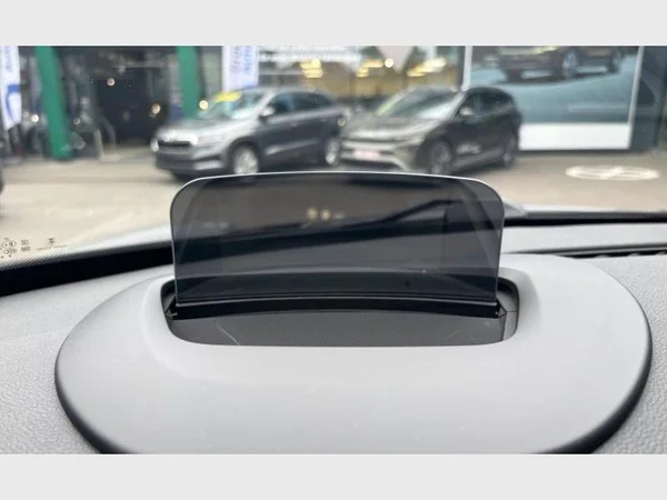 MINI Mini (2023) — foto 5 van 29