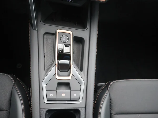 CUPRA Formentor e-Hybrid (PHEV) (2025) — foto 9 van 23