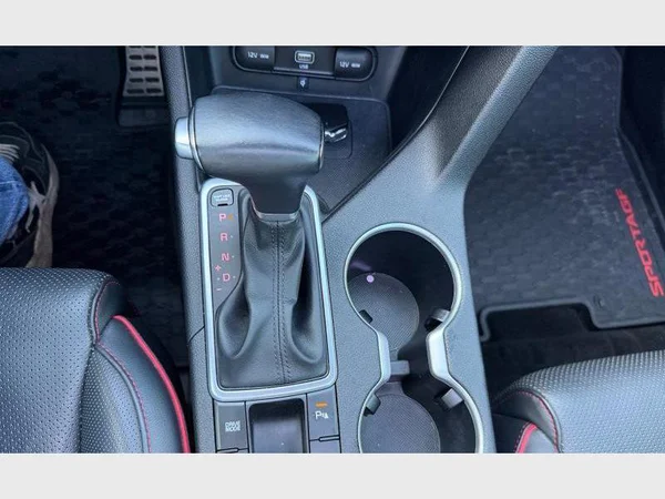 Kia SPORTAGE (2021) — foto 17 van 29