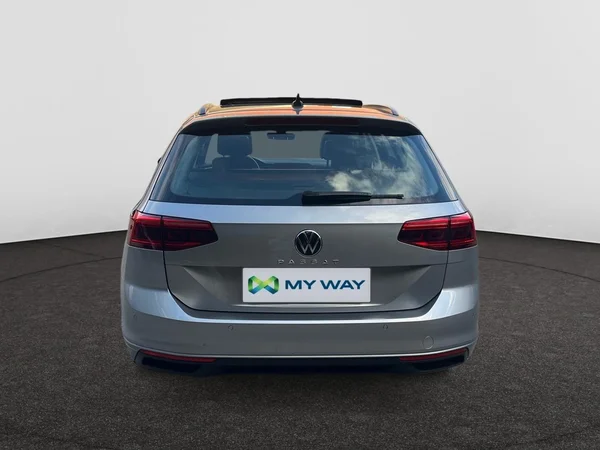 VOLKSWAGEN Passat SW (2022) — foto 19 van 21