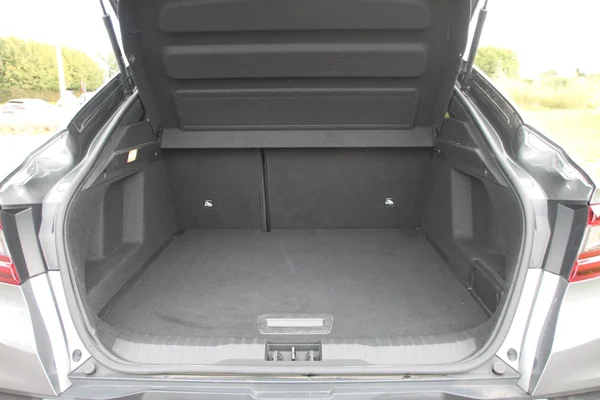 Renault Arkana (2023) — foto 32 van 41