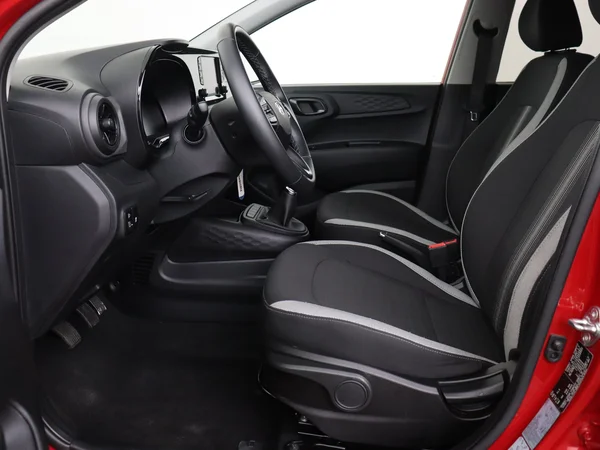 HYUNDAI i10 (2025) — foto 2 van 25