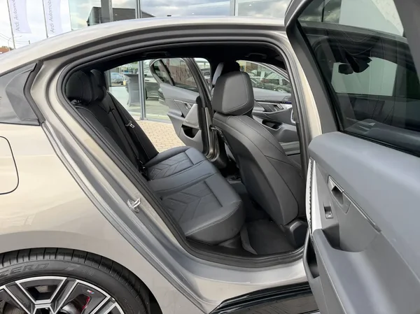 Bmw 520 (2024) — foto 19 van 31