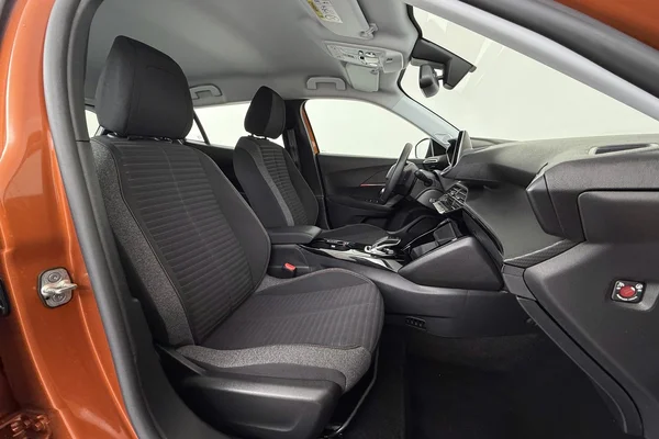 Peugeot E-2008 (2021) — foto 6 van 31