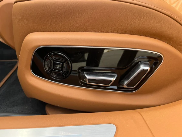 AUDI A8 PHEV (2025) — foto 13 van 16