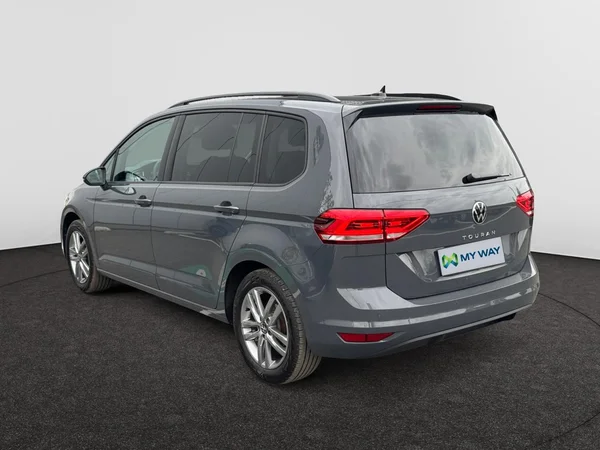 VOLKSWAGEN Touran (2025) — foto 18 van 24