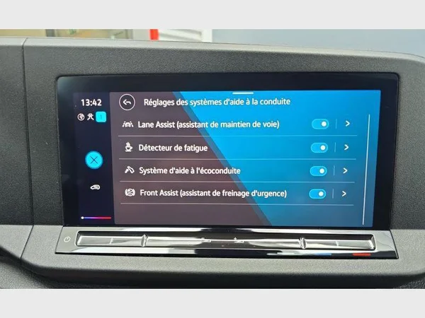 Volkswagen Caddy Maxi (2022) — foto 18 van 30