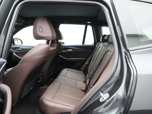 BMW iX3 (2023) — foto 2 van 55