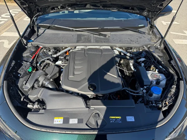 AUDI A6 Avant e-hybrid (PHEV) (2025) — foto 13 van 24