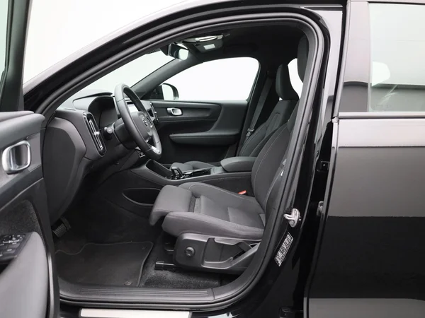 Volvo XC40 (2023) — foto 42 van 42
