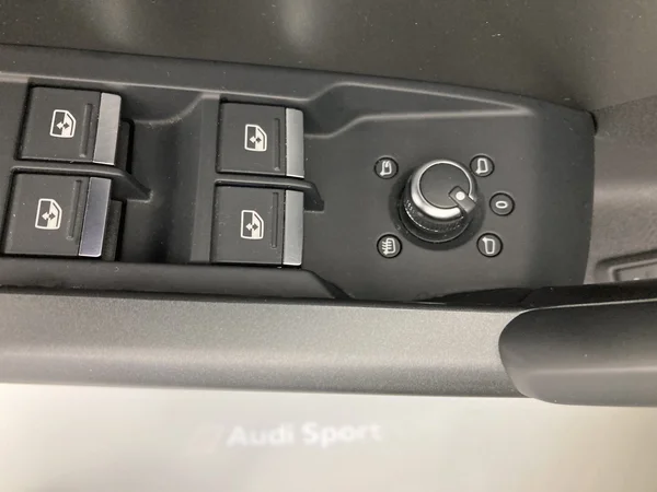 AUDI RSQ3 (2020) — foto 8 van 24