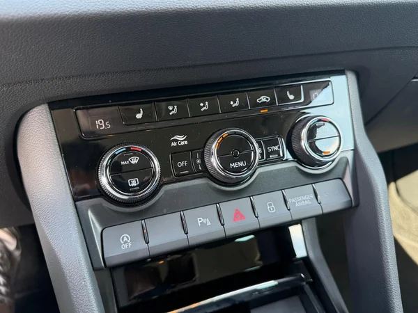 SKODA Karoq (2025) — foto 11 van 21
