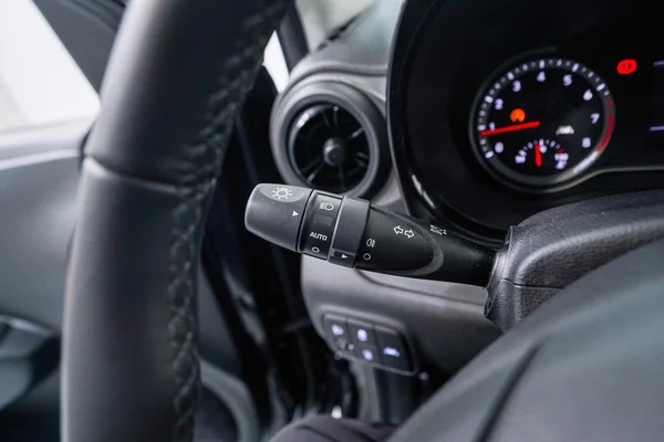 Hyundai i10 (2023) — foto 15 van 51