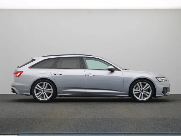 AUDI A6 Avant PHEV (2024) — foto 14 van 23