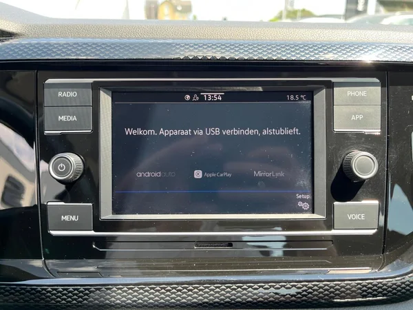 VOLKSWAGEN Polo (2023) — foto 4 van 21