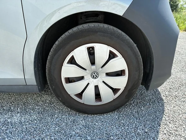 VOLKSWAGEN ID.Buzz (2023) — foto 17 van 24