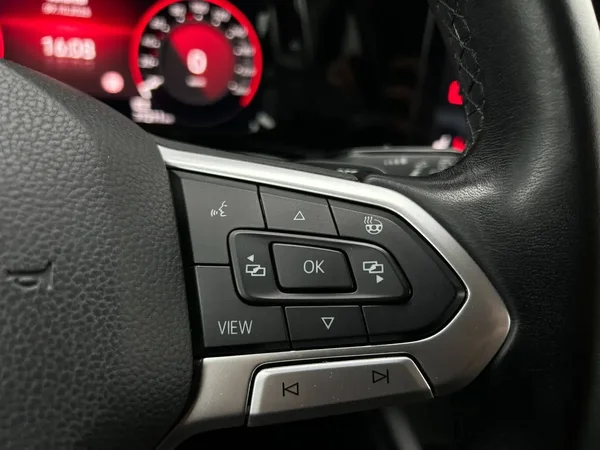 Volkswagen Golf (2020) — foto 7 van 22