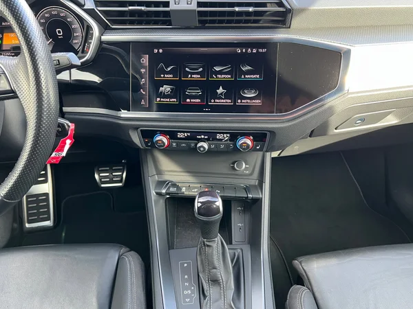 AUDI Q3 PHEV (2022) — foto 4 van 24