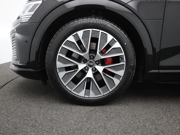 AUDI Q8 e-tron Sportback (2024) — foto 7 van 25