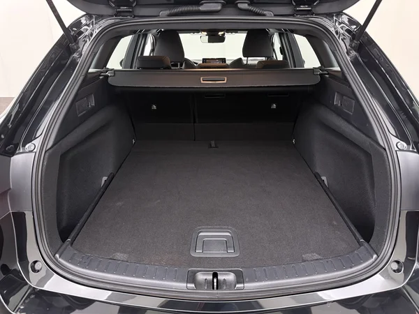 TOYOTA Corolla (2022) — foto 28 van 28