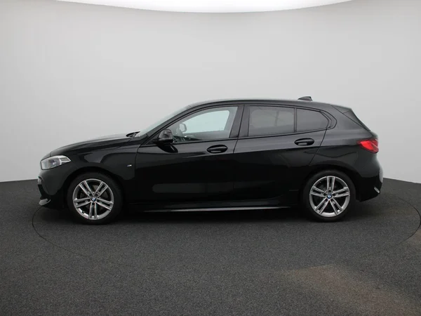 BMW 1 Reeks (2022) — foto 34 van 40