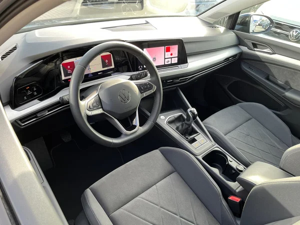 VOLKSWAGEN Golf VIII SW (2025) — foto 2 van 21