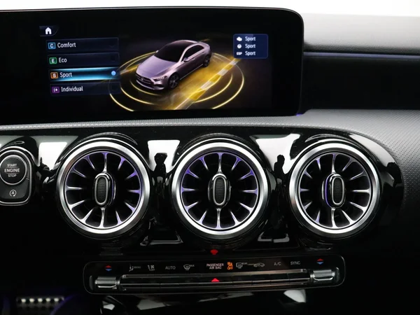 Mercedes-Benz A-Klasse (2023) — foto 15 van 32