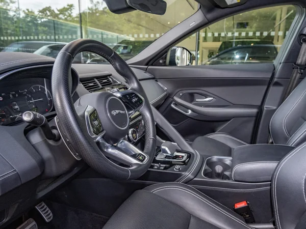 Jaguar E-PACE (2023) — foto 29 van 30
