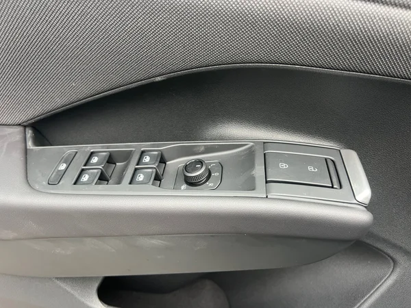 VOLKSWAGEN T-Roc (2025) — foto 9 van 22