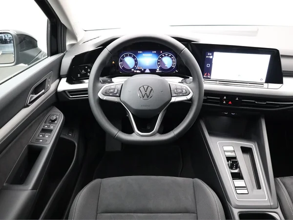 VOLKSWAGEN Golf VIII SW (2024) — foto 5 van 21