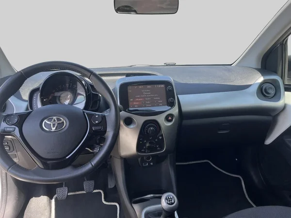 Toyota Aygo (2015) — foto 5 van 19