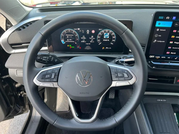 VOLKSWAGEN T-Roc (2025) — foto 6 van 24