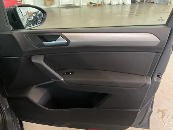 VOLKSWAGEN Touran (2025) — foto 9 van 22