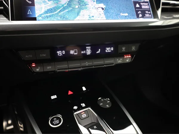 AUDI Q4 e-tron (2025) — foto 13 van 25