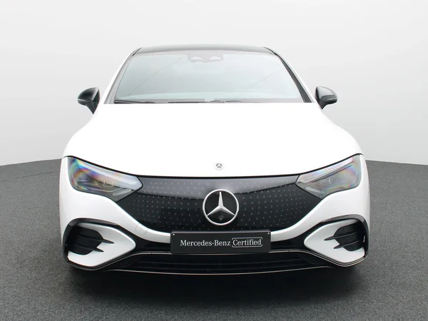 Mercedes-Benz EQE (2024) — foto 23 van 34