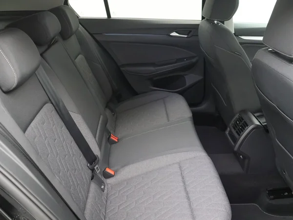 VOLKSWAGEN Golf VIII (2026) — foto 2 van 25