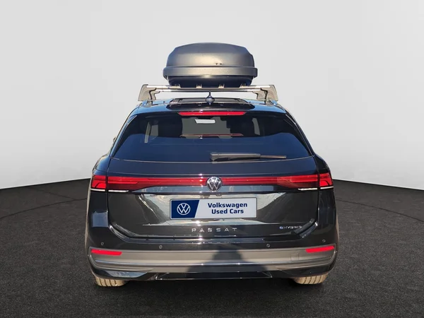 VOLKSWAGEN Passat Variant eHybrid (PHEV) (2025) — foto 9 van 16