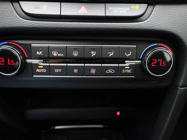 Kia cee'd (2023) — foto 16 van 41