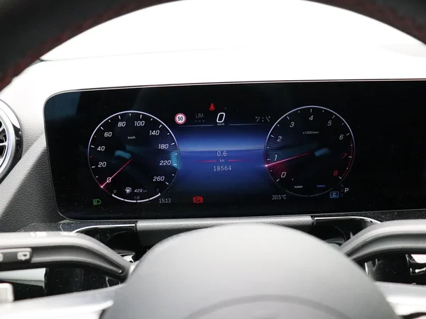 Mercedes-Benz B-Klasse (2025) — foto 8 van 35