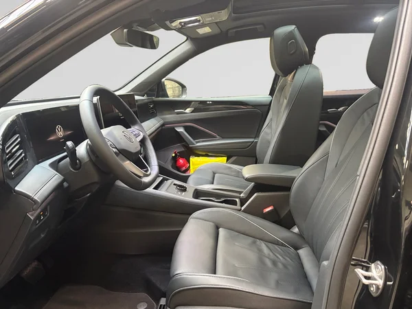 VOLKSWAGEN Tiguan (2026) — foto 2 van 15